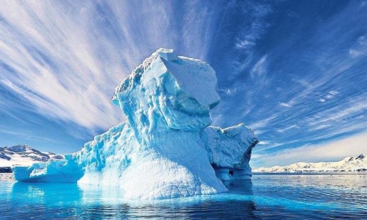 antarctica-icebergs-01
