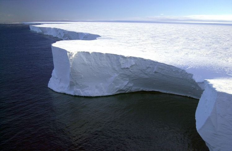 AA-Brunt-ice-shelf